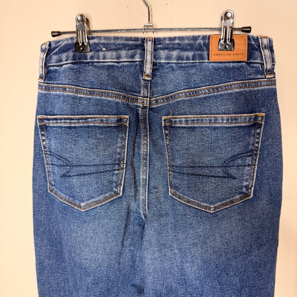 American Eagle Curvy Mom Jeans Womens 2 Blue Distressed Ripped High Rise Tapered - Picture 5 of 9